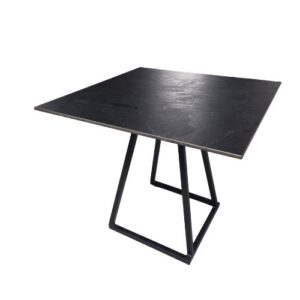 Tafel met stalen frame